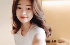 小姐姐也喜欢看小姐姐,一起欣赏小姐姐的魅力