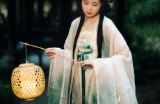 汉服小姐姐广告,小姐姐演绎传统服饰风采